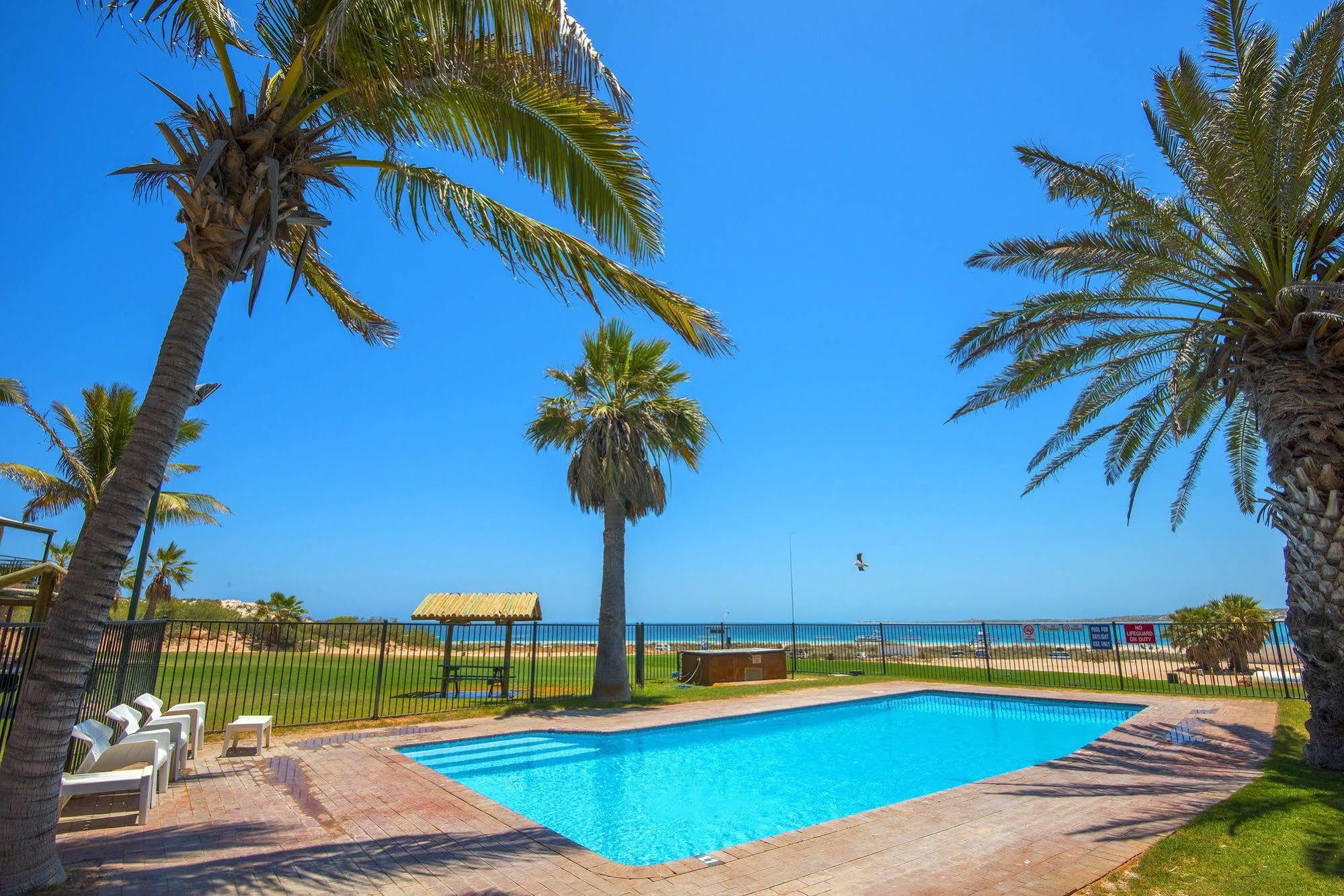 Ningaloo Reef Resort Корал Бей Екстериор снимка