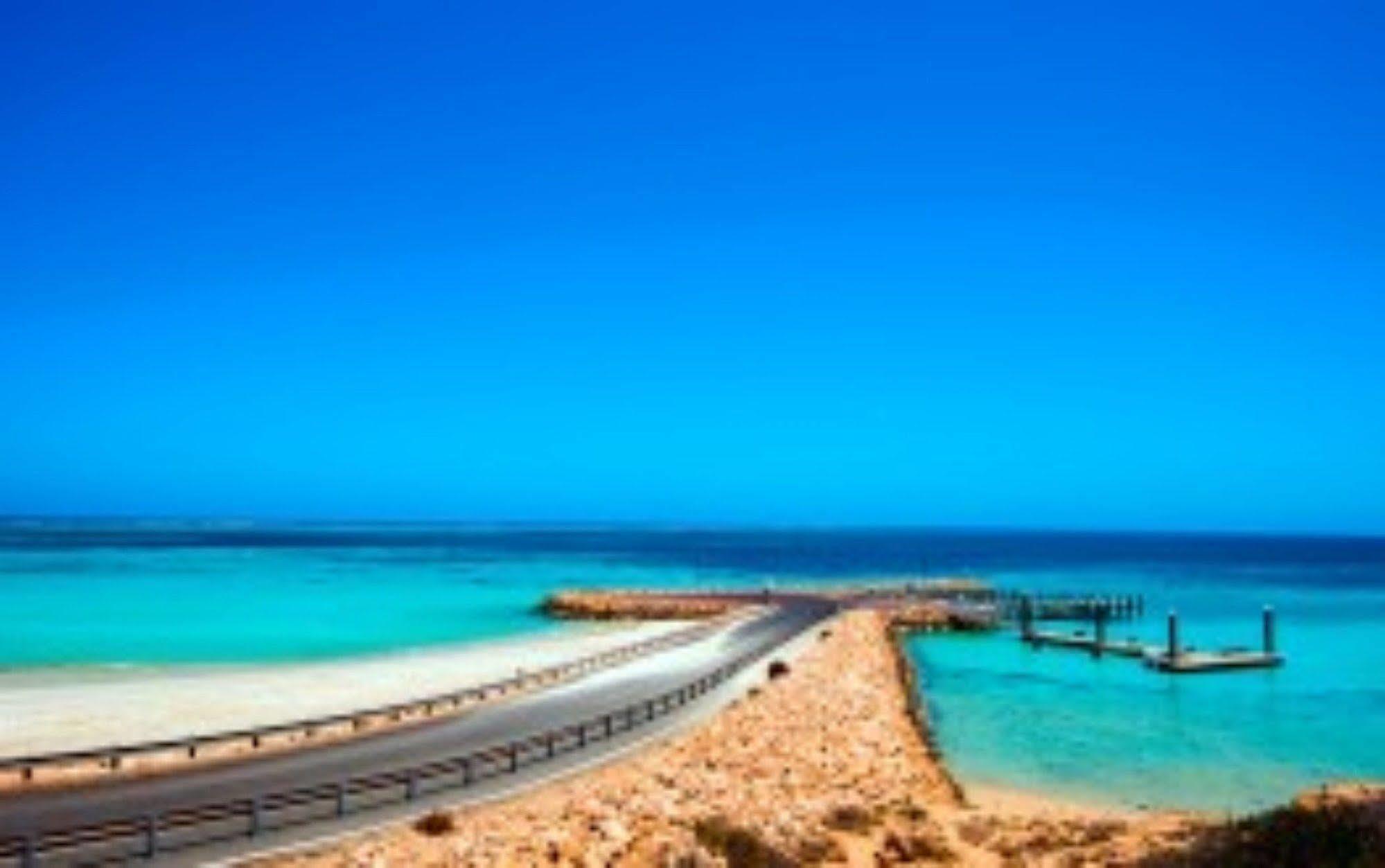 Ningaloo Reef Resort Корал Бей Екстериор снимка