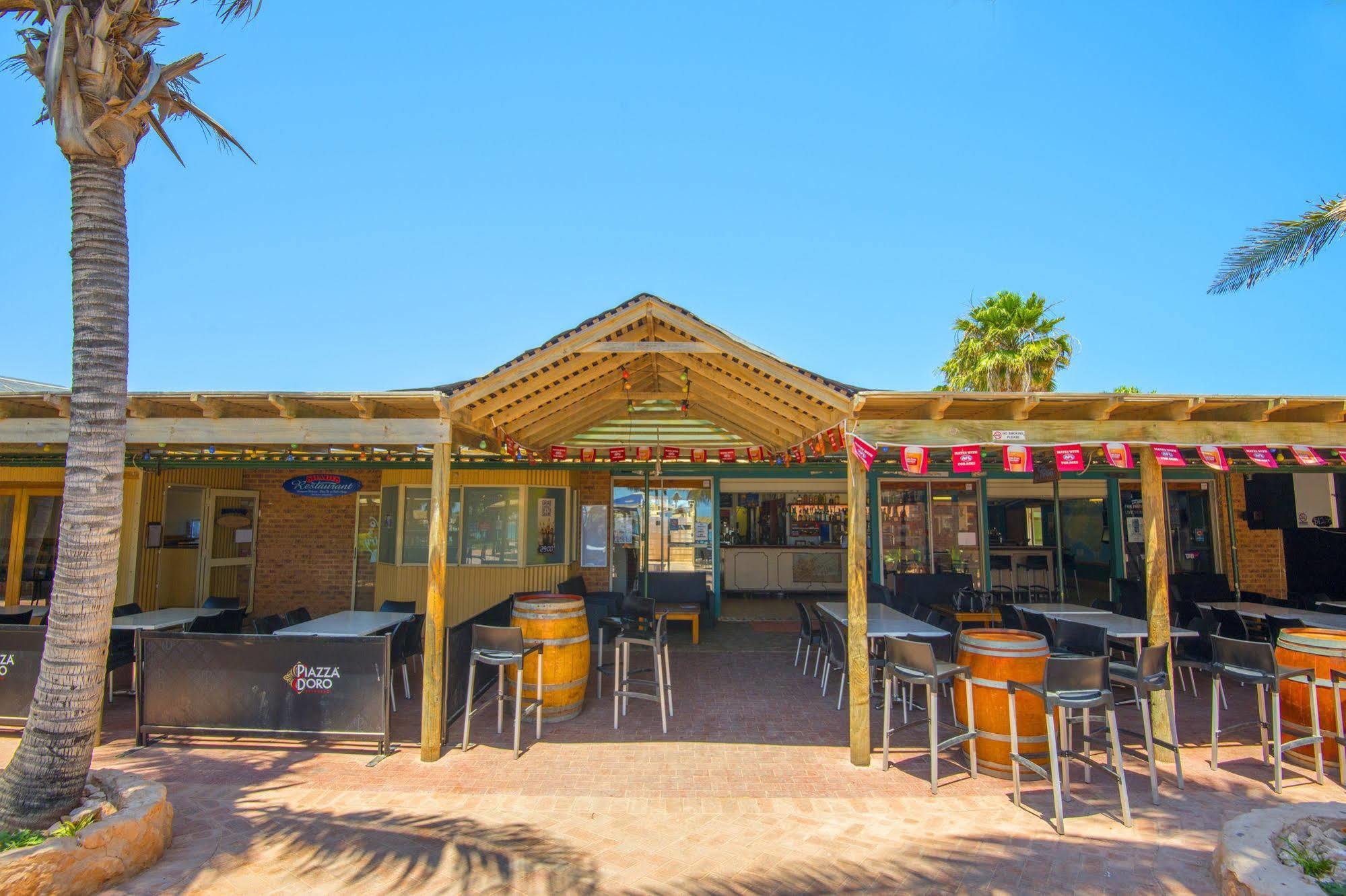 Ningaloo Reef Resort Корал Бей Екстериор снимка